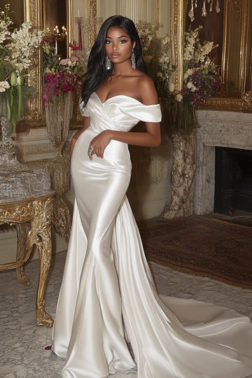 Robe de mariée longue sirène plissée en satin blanc à épaules dénudées